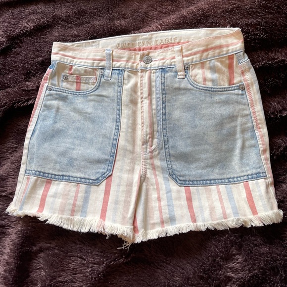 NWT American Eagle Hi-Rise Mom Shorts White Red Blue Stripe - Picture 3 of 5
